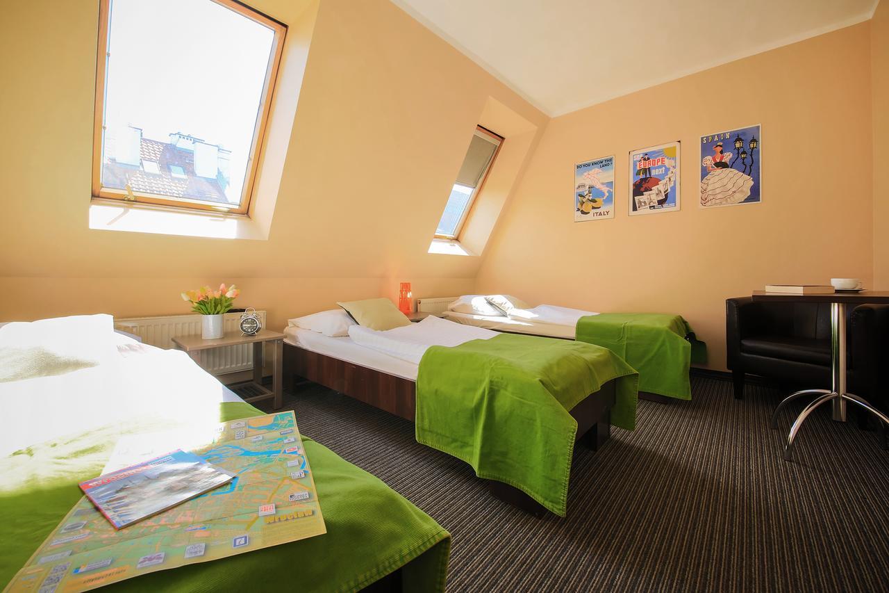 Glow Hostel Wrocław Extérieur photo