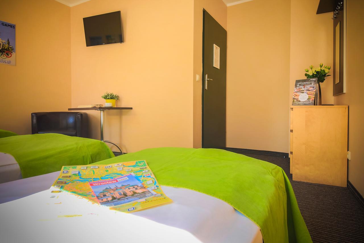 Glow Hostel Wrocław Extérieur photo