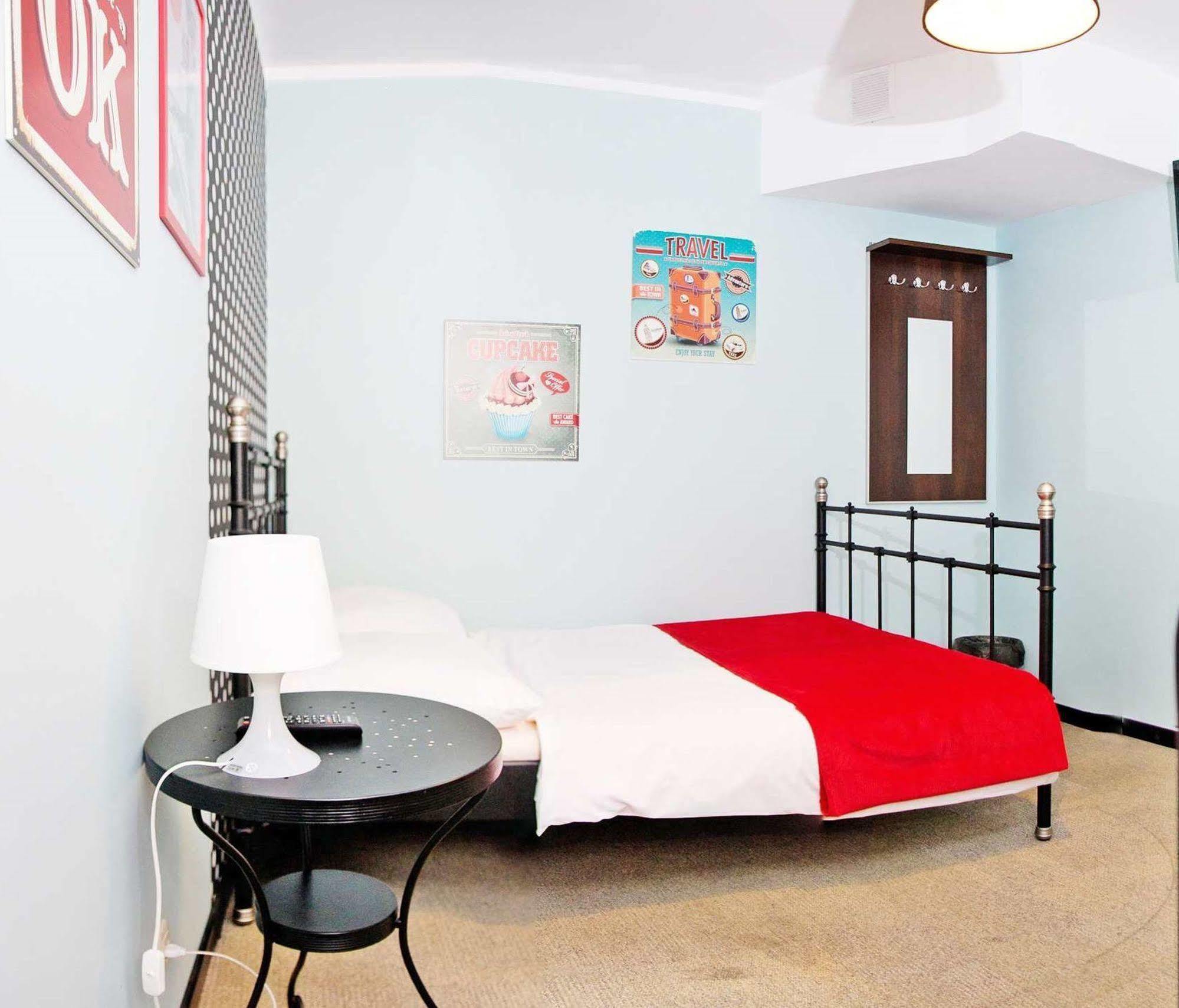 Glow Hostel Wrocław Extérieur photo